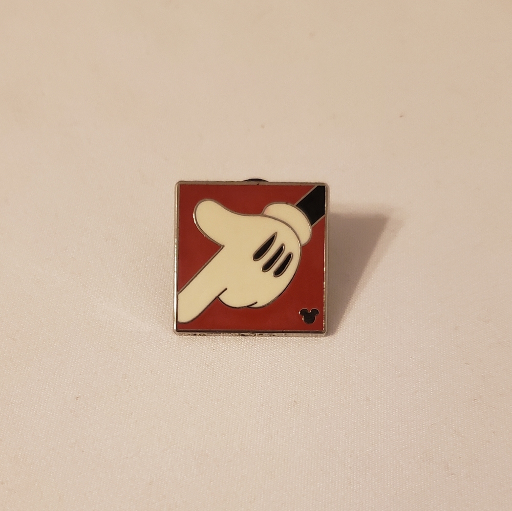 Disney Mickey White Glove Pin